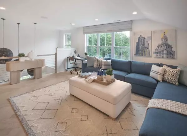 Plymouth, MA 02360,11 Station Drive #33