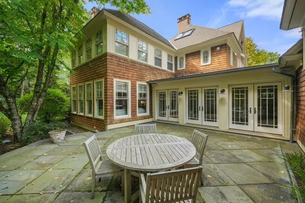 Weston, MA 02493,2 Candleberry Ln
