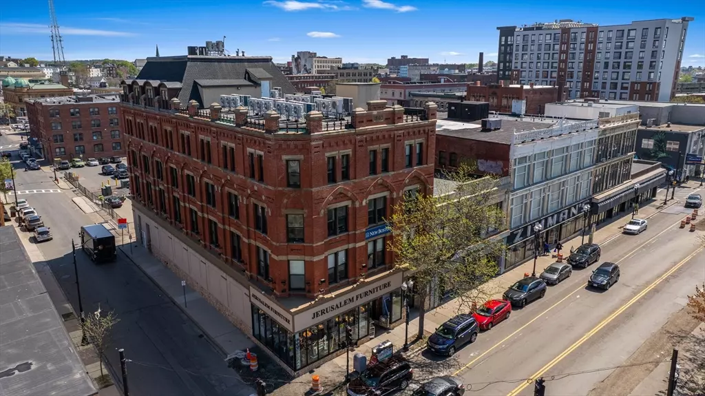 Lynn, MA 01901,64 Market St #207