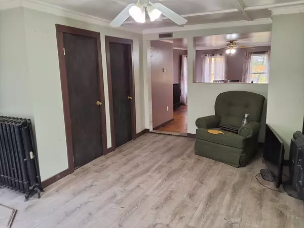 Warren, MA 01083,72 Maple Street