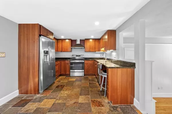 Marblehead, MA 01945,26 Summer Street #4