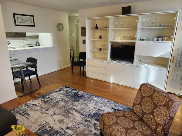 Cambridge, MA 02138,1643 Cambridge St #55