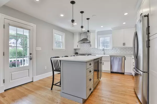 Milton, MA 02186,10 Lawndale Rd