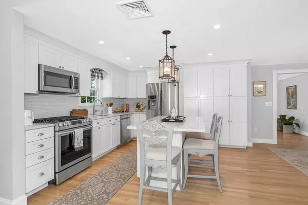 Lynnfield, MA 01940,64 Forest Hill Avenue