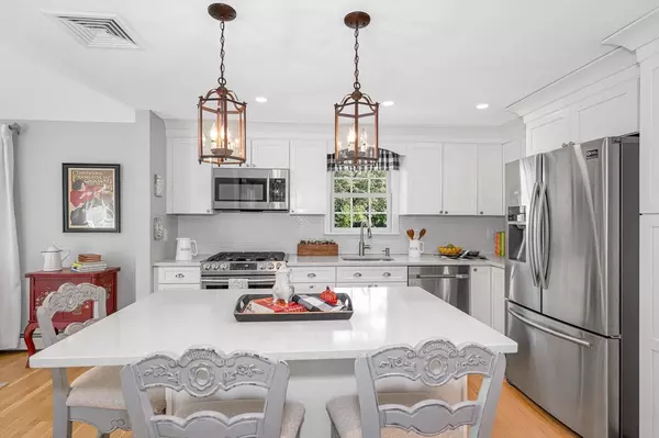 Lynnfield, MA 01940,64 Forest Hill Avenue