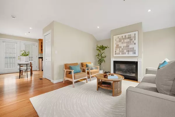 Waltham, MA 02453,40 Myrtle St #9