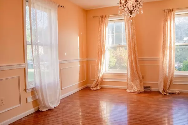 Stoughton, MA 02072,4 Robinette Rd