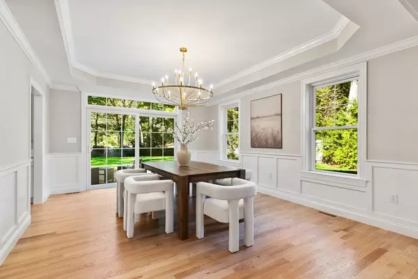 Lexington, MA 02420,18 Robinson Rd