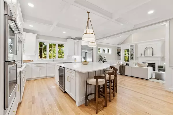 Lexington, MA 02420,18 Robinson Rd