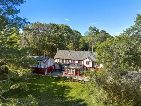 Weston, MA 02493,82 Buckskin Dr