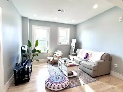 Brookline, MA 02445,9 University Rd ##3