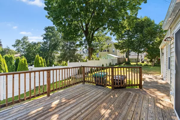 Dedham, MA 02026,8 Fort Ln