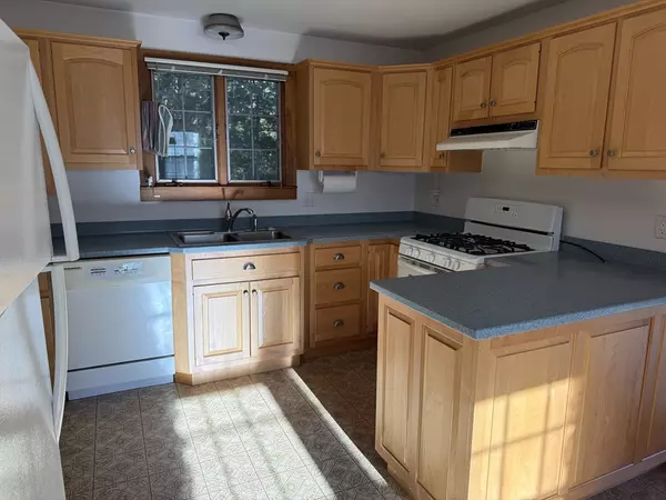 Dartmouth, MA 02748,158 Little River Rd