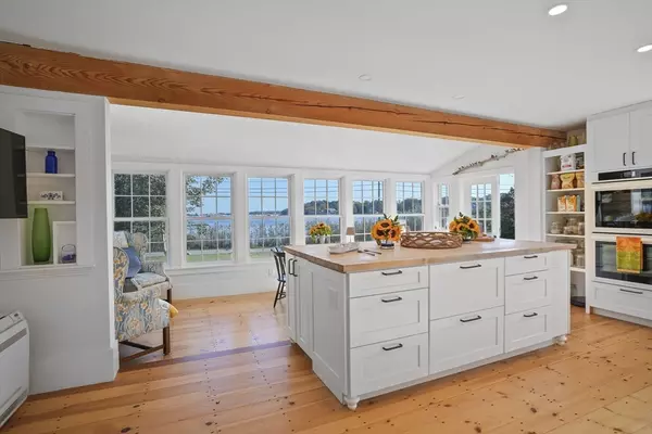 Tisbury, MA 02575,187 Lagoon Pond Road
