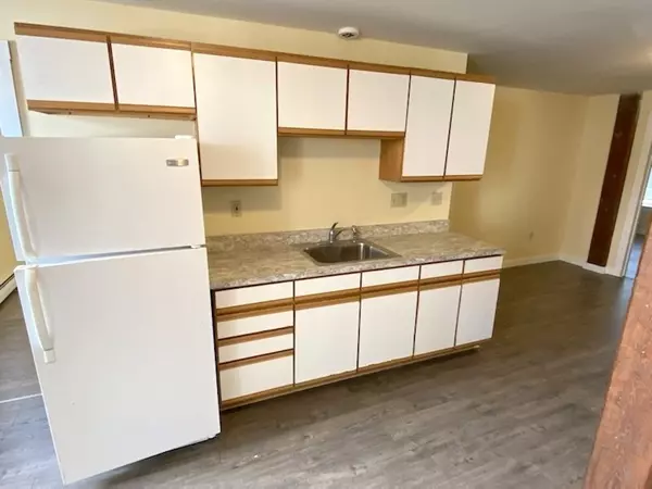 Northampton, MA 01060,79 Hawley St #B