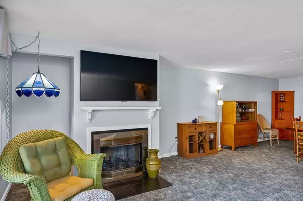 Newburyport, MA 01950,126 Merrimac Street #31