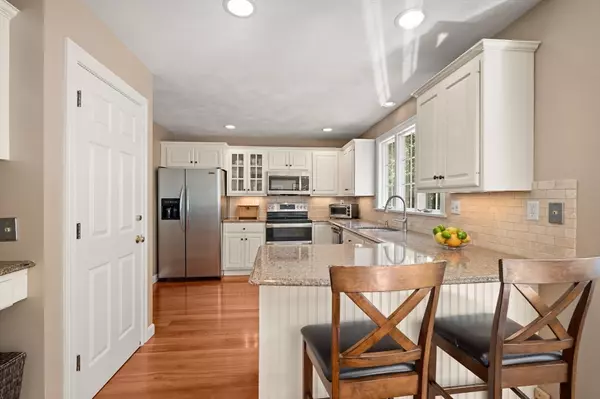 North Reading, MA 01864,2 Bishops Way