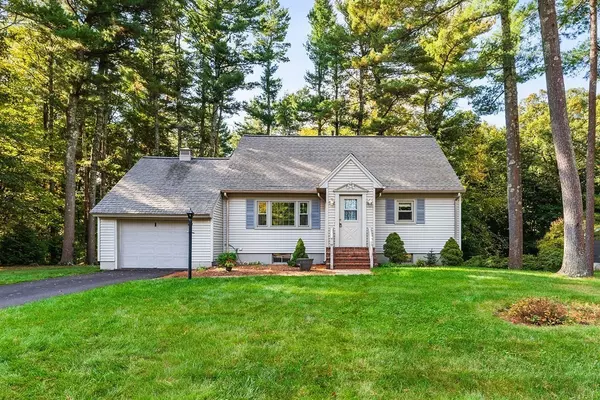 5 Pineview Ter, Mansfield, MA 02048