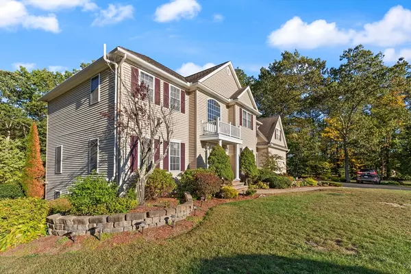 Westford, MA 01886,3 Loon Way