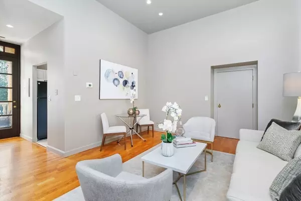Brookline, MA 02445,60 Glen Rd #101