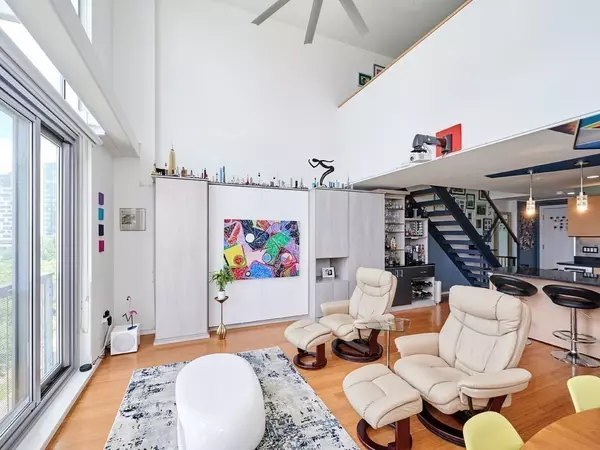 Cambridge, MA 02141,1 Earhart St #720