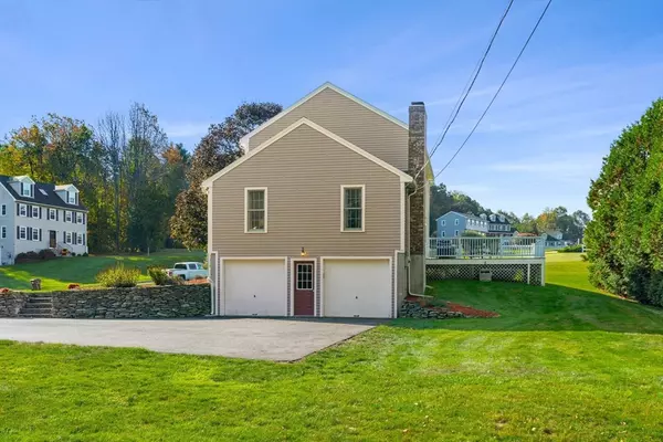 Amesbury, MA 01913,1 Stacey Lane