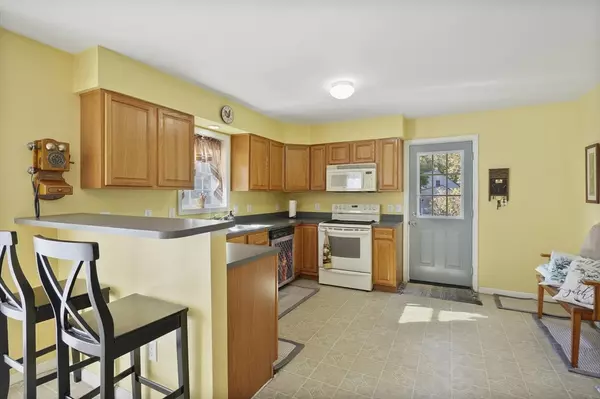Millbury, MA 01527,11 Maplewood Road