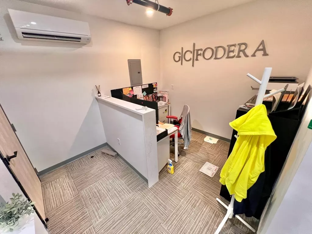 Woburn, MA 01801,4 Montvale Ave #B