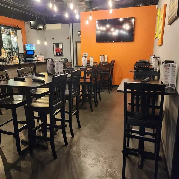 Dudley, MA 01571,8 Airport Rd