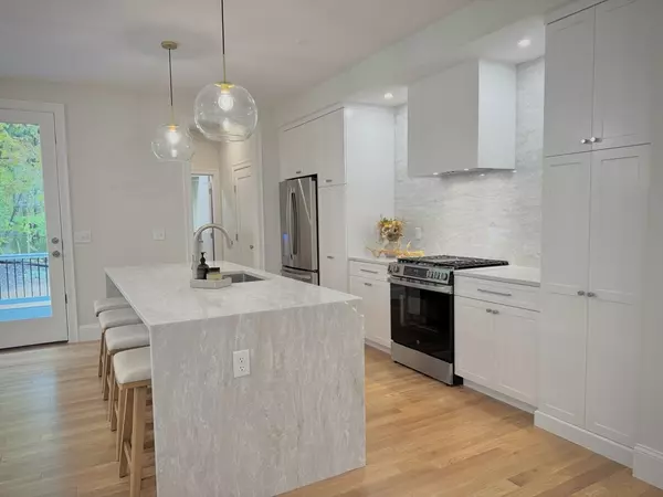 Westford, MA 01886,7 Mill Park Place #7