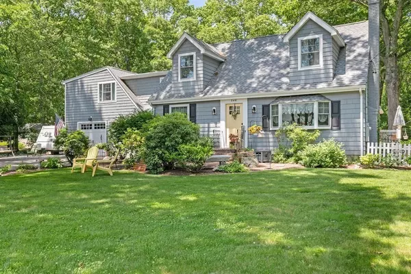 546 Towne St, North Attleboro, MA 02760