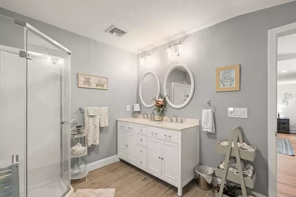 North Attleboro, MA 02760,546 Towne St