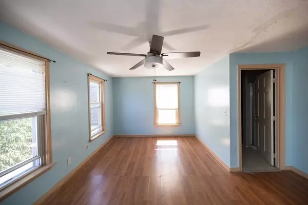 Worcester, MA 01603,17 Montague Street #B