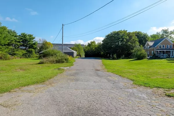 Fairhaven, MA 02719,15 Shirley St #A