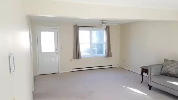 Orleans, MA 02653,80-82 Cranberry Highway #1