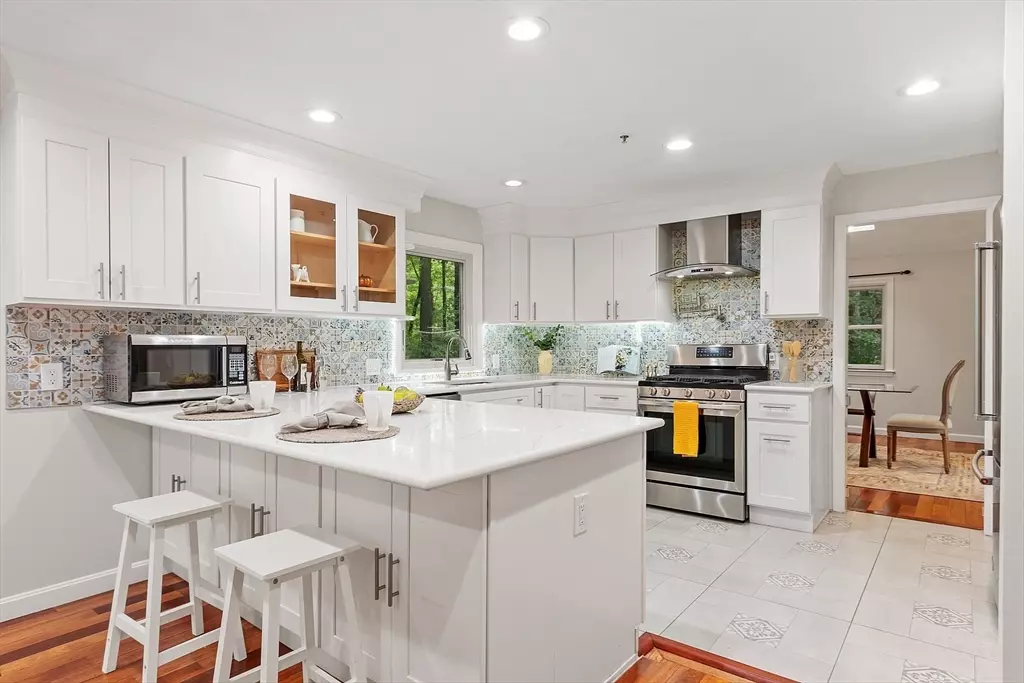 Bedford, MA 01730,45 Winterberry Way