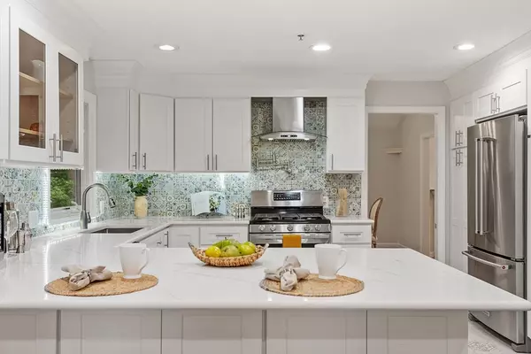 Bedford, MA 01730,45 Winterberry Way