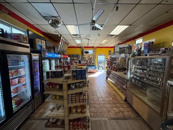 Fall River, MA 02721,208 Snell St