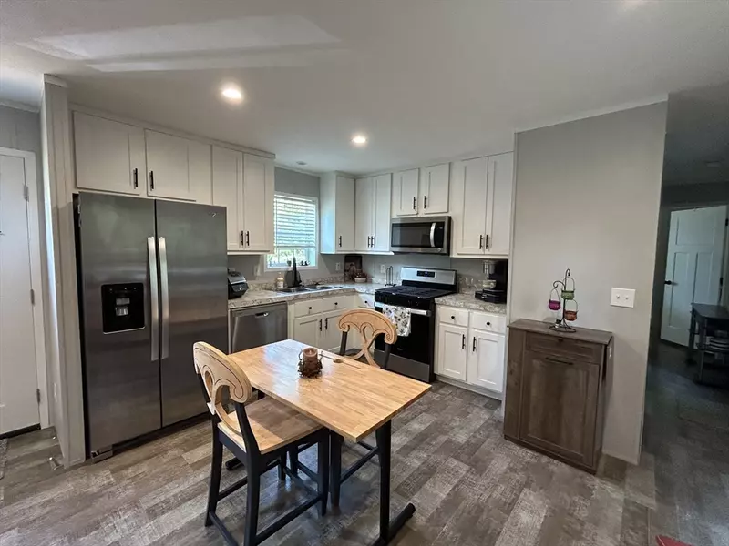 41 Longboat Road, Wareham, MA 02576