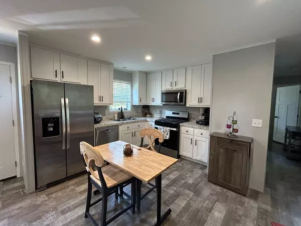 41 Longboat Road, Wareham, MA 02576