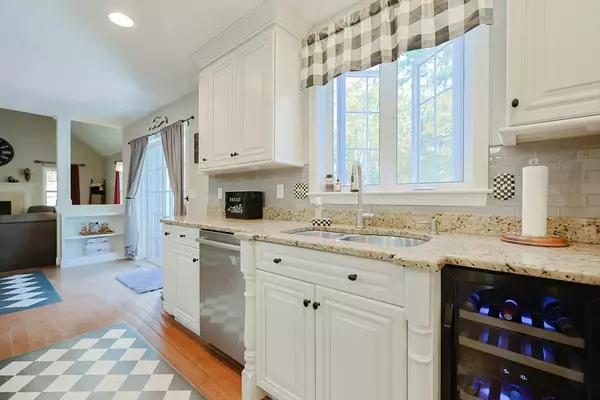 Northbridge, MA 01534,42 Shining Rock Dr