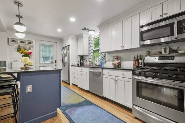 Amesbury, MA 01913,161 Elm St #A