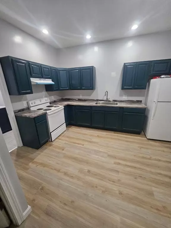 139 Covel #2, Fall River, MA 02720
