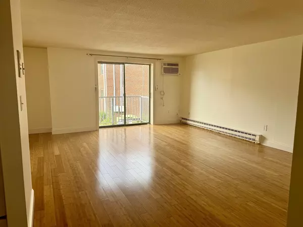 Framingham, MA 01702,1186 Worcester Rd #720