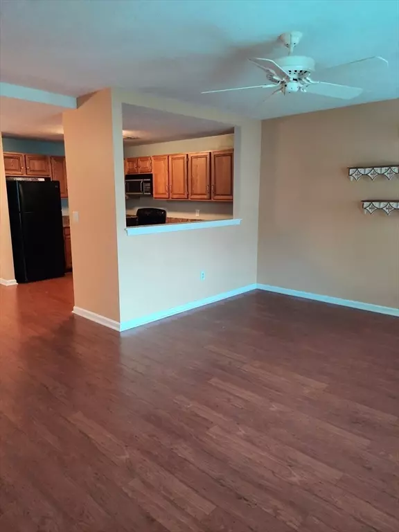 Rockland, MA 02370,25 Hobart Lane #25