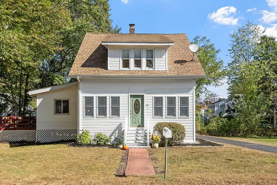 44 Hamlin St, Lunenburg, MA 01462