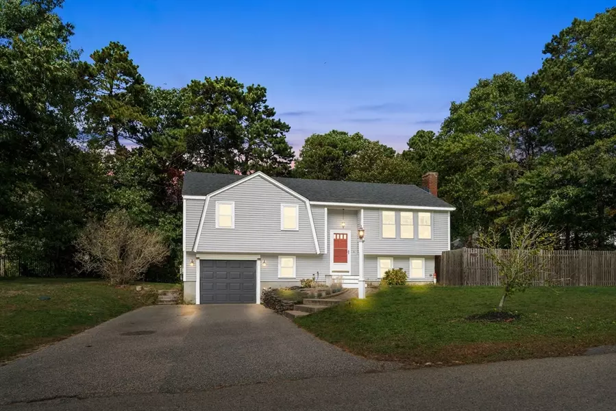 30 Langford Rd, Plymouth, MA 02360