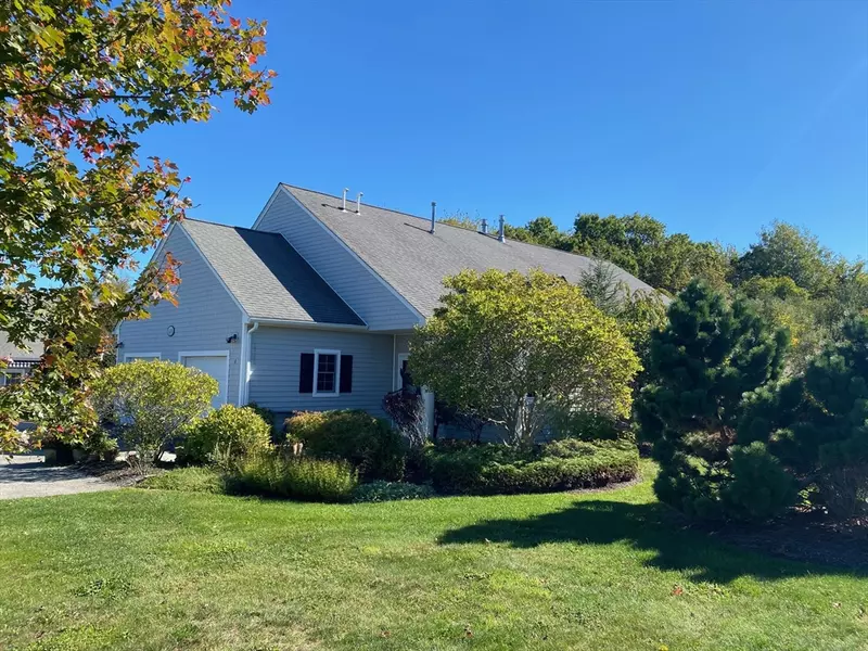 8 Village Way #8, Westport, MA 02790