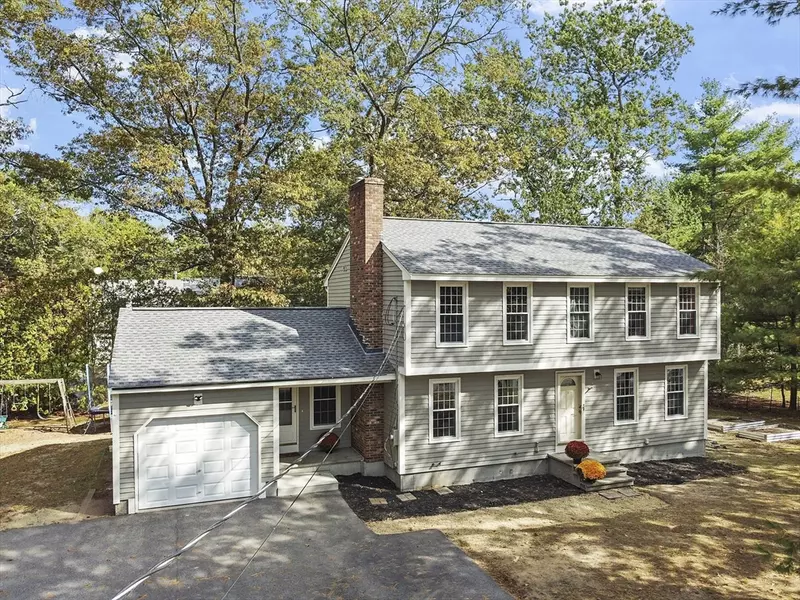 4 Gately Ave, Hudson, MA 01749