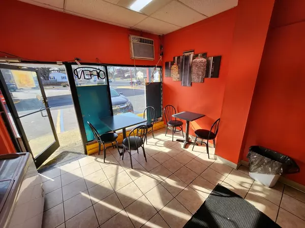 Springfield, MA 01151,253 B Pasco Rd